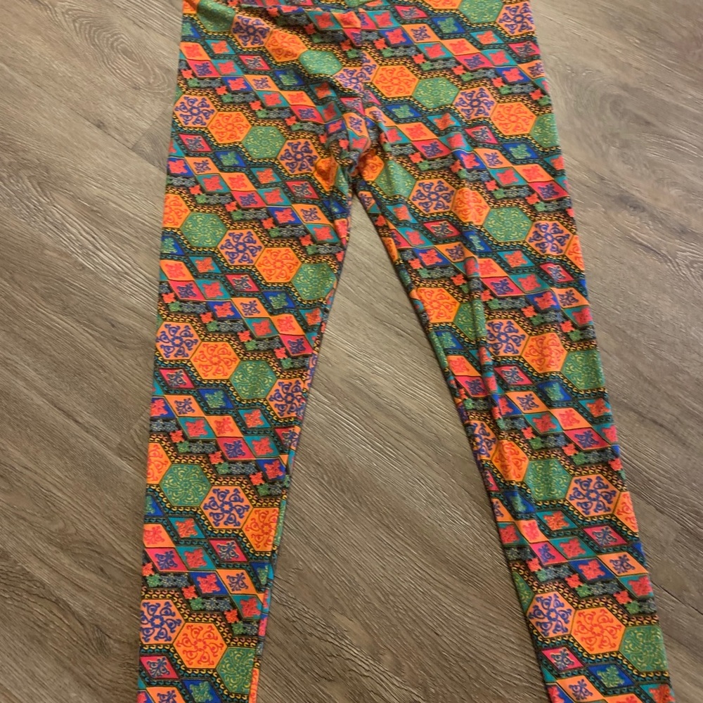 Fun LulaRoe leggings TC